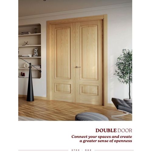 Classic collection door model 270X in Oak with Pistón handle in Polished Brass.