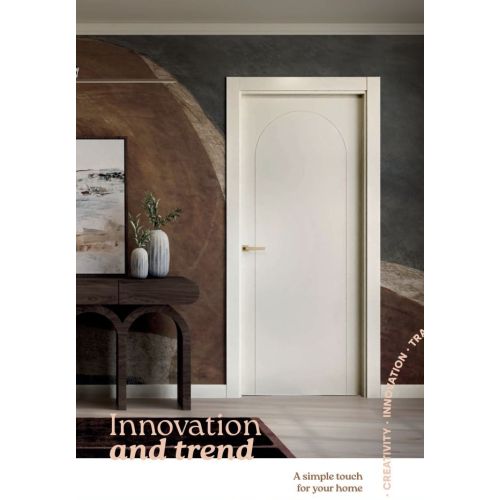 Live collection door model 9019 in Dakota with Medium handle in Satin Brass.